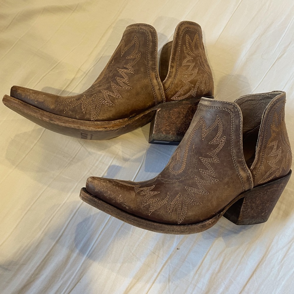 Ariat Dixon western distressed boot